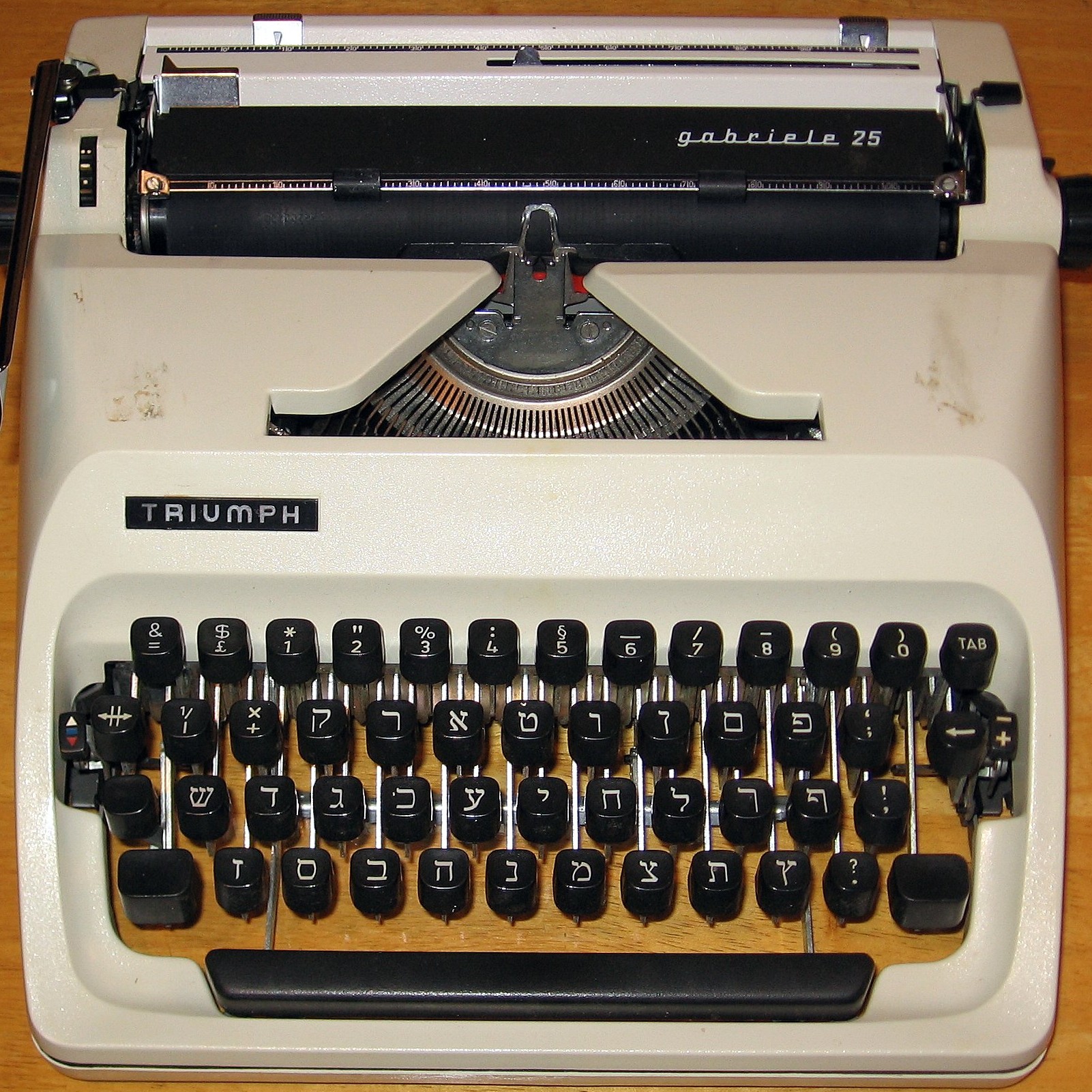 Triumph-gabriele typewriter