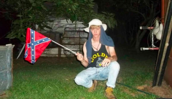 dylann roof with confederate battle flag