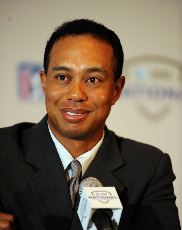 1024px-Tiger_Woods_in_2009