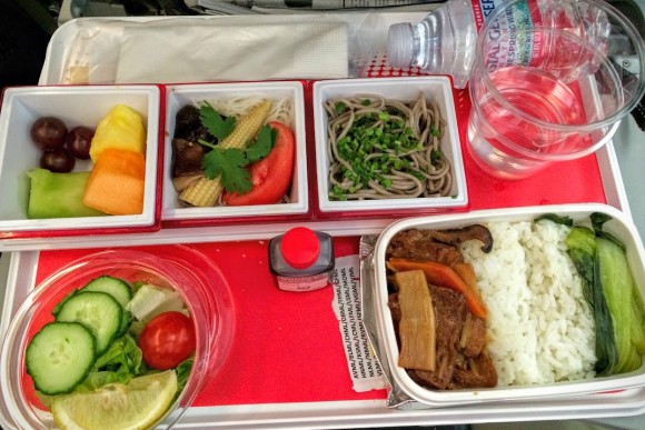 airplane food comparison JAL-dinner veggie meal