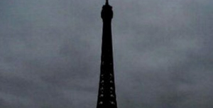 why paris shootings eifel tower dark